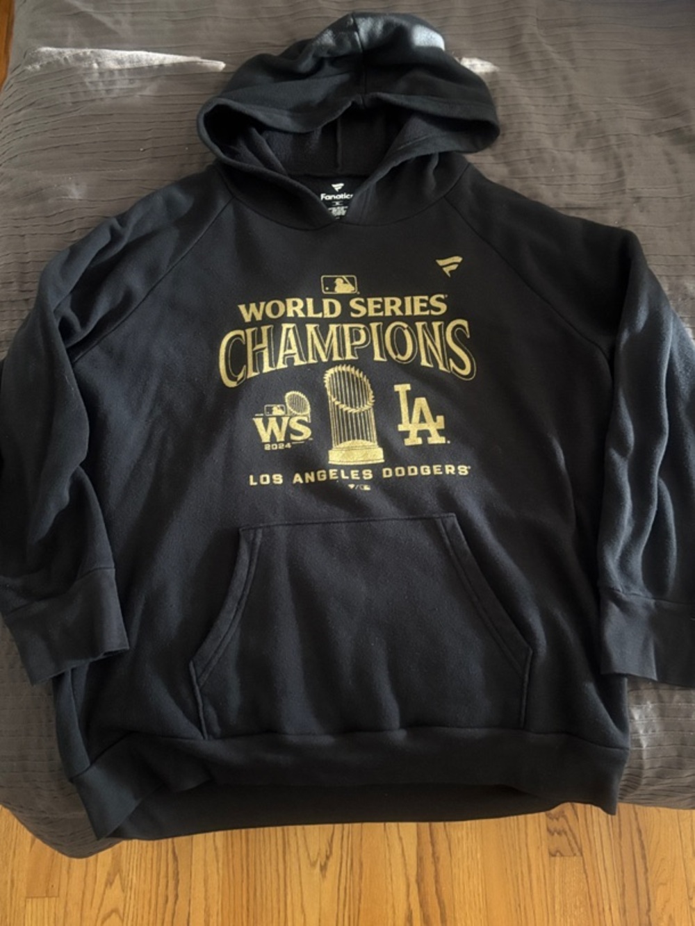 Fanatics Black Los Angeles Dodgers 2024 World Series Champions Hoodie Women’s XL